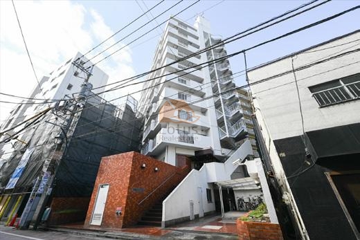 パシフィック新小岩外観３｜パシフィック新小岩は昭和56年築、11階建てのマンションです。平和橋通り沿いにあります。新小岩駅から徒歩３分とアクセス便利です。