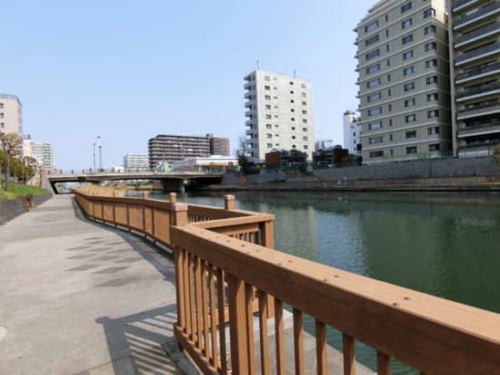 イトーピア住吉マンション外観共用部5｜小名木川です。