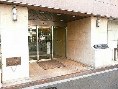 四谷サンハイツエントランス｜エントランスです。