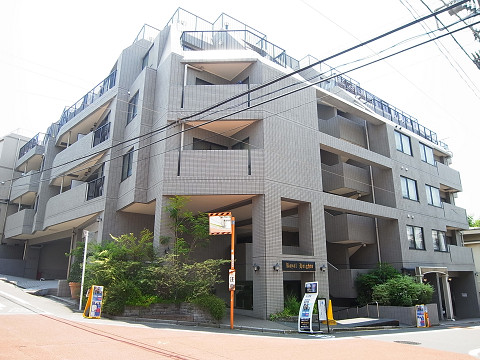 ロイヤルハイツ恵比寿外観１｜ロイヤルハイツ恵比寿は平成8年築の7階建てマンションです。恵比寿駅、代官山駅も徒歩圏内です。