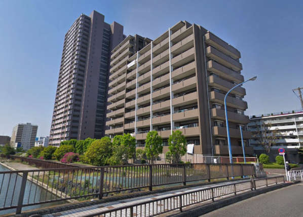 コスモ押上ガーデンシティ外観３｜コスモ押上ガーデンシティは平成１２年築、１４階建てのマンションです。東京スカイツリーまで徒歩圏内です。東側には横十間川が流れ日当たり良好です。