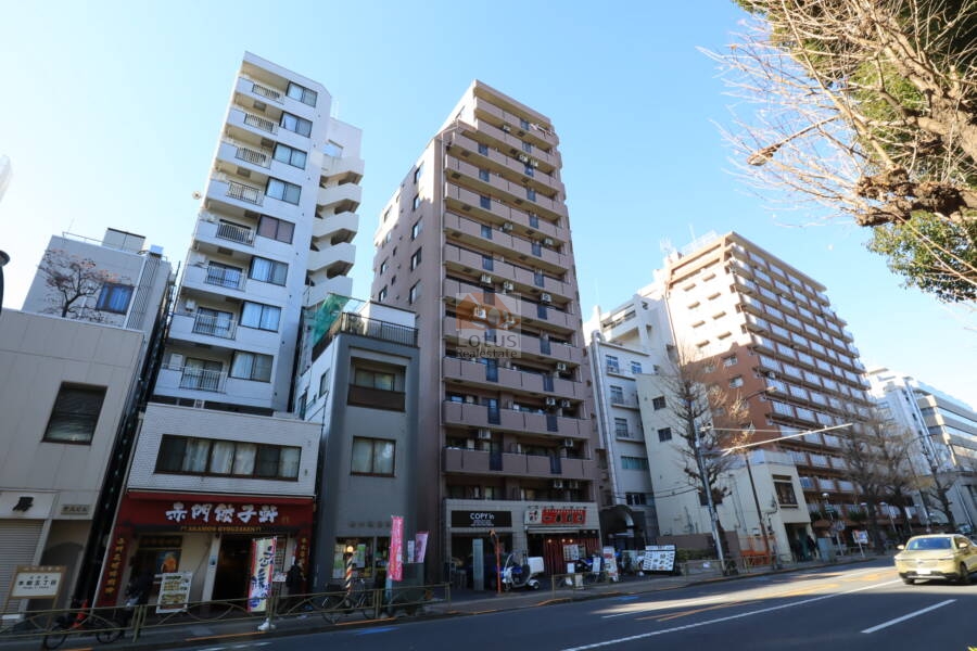 ライオンズマンション東大赤門外観2｜本郷通り沿いにあり、東京大学本郷キャンパスが目の前にあります。