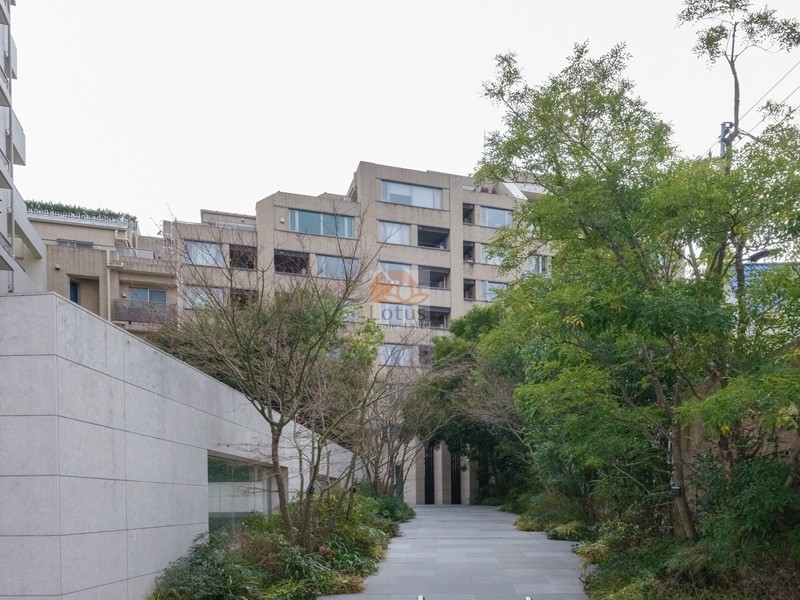 ミッドガーデン赤坂氷川外観１｜ミッドガーデン赤坂氷川は平成25年築、9階建てのマンションです。