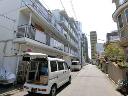 モンテベルデ新中野外観・共用部7｜西側の路地の様子です。
