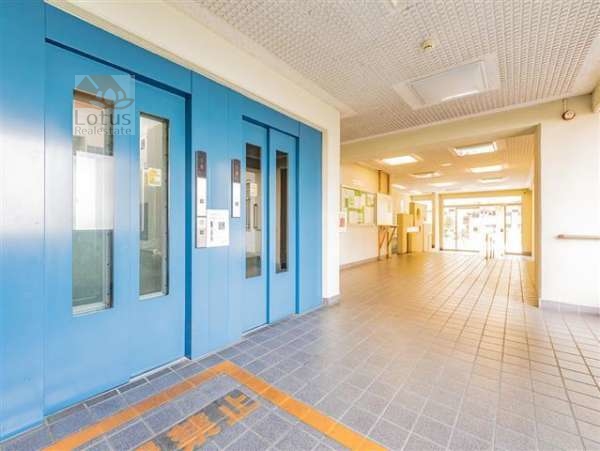 グリーンコーポ町屋共用部１｜２機のエレベータがあります。大きなマンションですので、あると嬉しいエレベータ数の設定です。