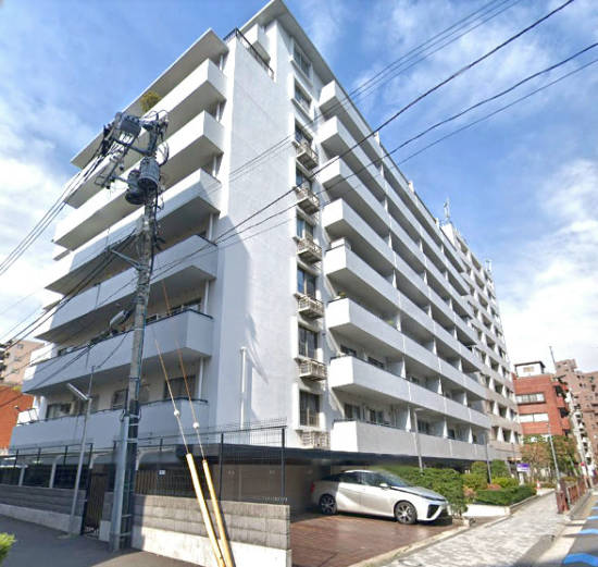麻布東町マンション外観１｜麻布東町マンションは１１階建てのマンションです。麻布十番駅から徒歩５分です。麻布通りから一本入った立地です。