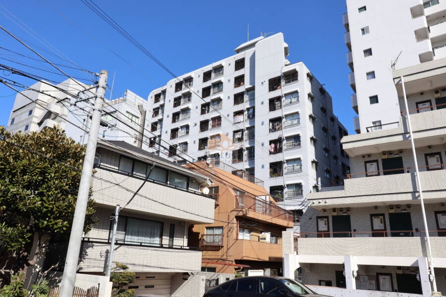 豊栄新都心マンション外観1｜南西側は、第一種住居専用地域です。