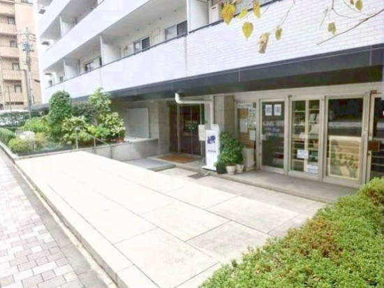 麻布東町マンション4｜エントランスはオートロック完備しています。