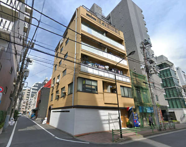 ロイヤルプラザ新富外観１｜ロイヤルプラザ新富は７階建ての小規模マンションです。新富町駅から徒歩２分です。