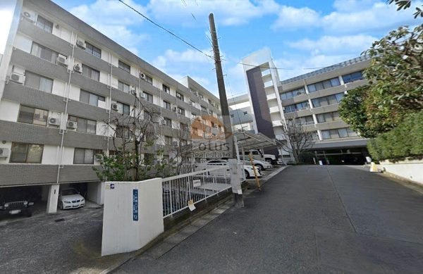 ニュー赤坂コーポラス外観４｜昭和３９年１１月築、７階建て、総戸数65戸のマンションです。