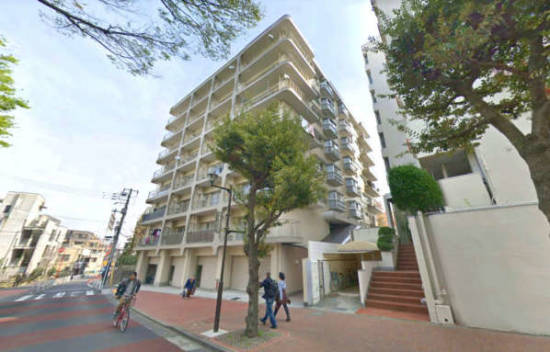 中野公園ハイツ外観２｜中野公園ハイツは８階建てのマンションです。目の前に平和の森公園があります。沼袋駅まで徒歩２分です。