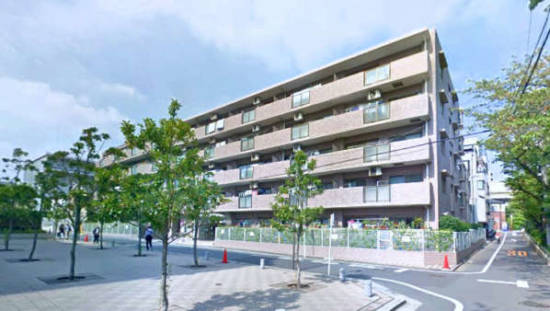 ヴェラハイツ緑道公園外観１｜ヴェラハイツ緑道公園は平成８年築の５階建てマンションです。亀戸緑道公園沿いにあります。亀戸駅、西大島駅が徒歩圏内です。