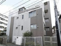 ロセット江古田は平成16年築の5階建てマンションです。千川通りから一歩入った住宅地にあります。駅に近く何かと便利な立地です。