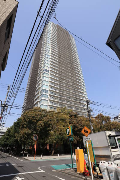 浅草タワー外観1｜浅草タワーは、平成２４年築、３７階建てタワーマンションです。このあたりのシンボルマンションです。つくばEX浅草駅が最寄り駅です。
