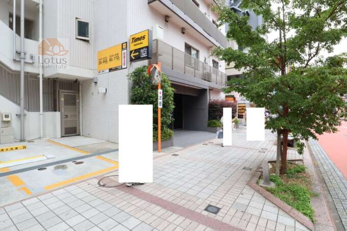 プレシス浅草雷門エントランス2｜オレンジ通りは整備された街路です。