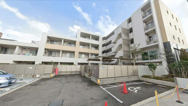 プレジール新宿大久保外観５｜プレジール新宿大久保は平成２１年築の５階建てマンションです。最寄り駅は山手線新大久保駅です。総武線大久保駅、副都心線西早稲田駅、副都心・大江戸線東新宿駅も徒歩圏内です。