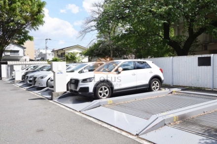 武蔵関シティハウス駐車場