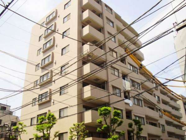 サンマンションアトレ町屋は、1992年（平成 4年）に建てられた9階建てのマンションです。