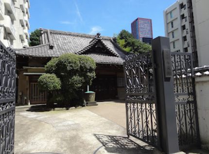 西藏院｜北側は「西藏院」に隣接しています。