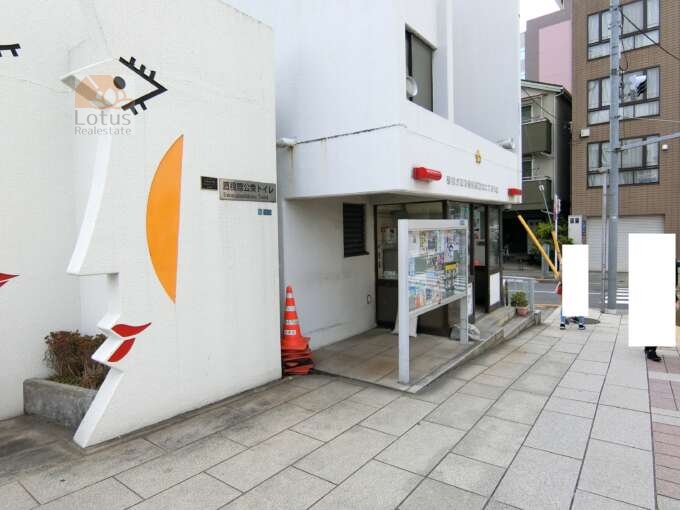 厩橋交番｜トーア蔵前マンションに隣接する厩橋交番。厩橋の西詰にあります。