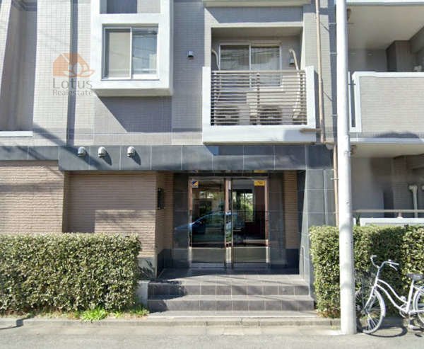 レーベンリヴァーレ新江古田レリッシュエントランス１｜エントランスです。