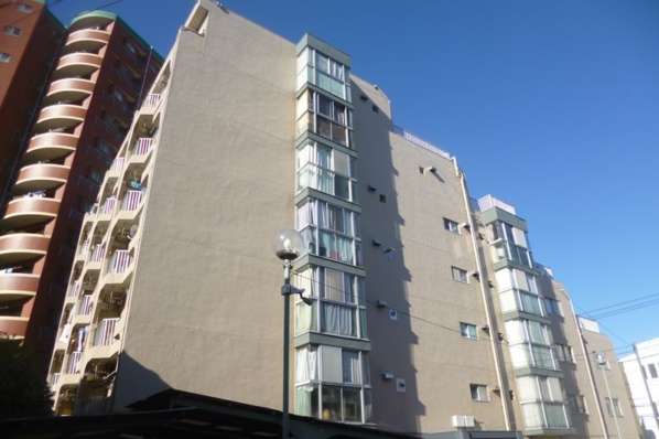 新小岩ハイツ_外観2｜南側には戸建てがあり日当たり良好です。