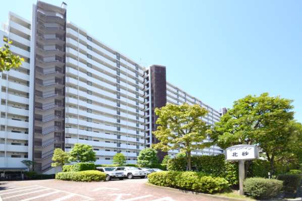 アーバンハイツ北砂外観｜アーバンハイツ北砂は昭和６２年築、１５階建て、３００世帯の大規模マンションです。