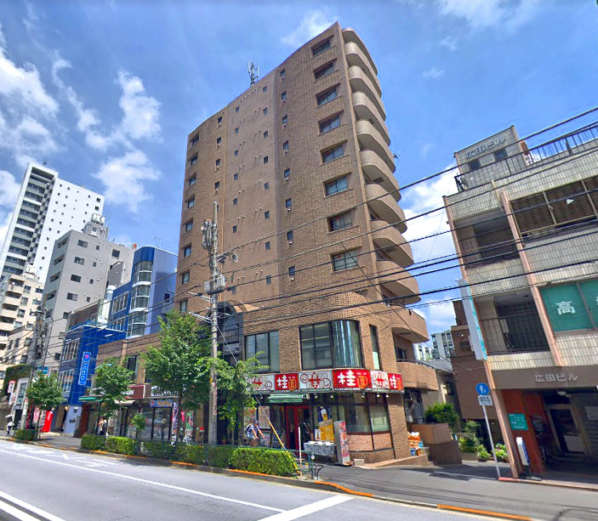 コスモス２６上池袋は平成４年築、１１階建てのマンションです。明治通り沿いにあります。