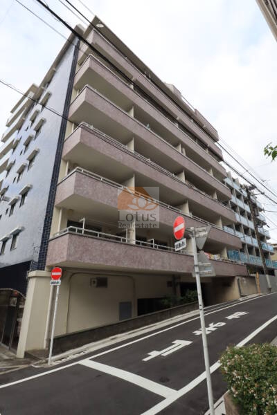 中野サニーパレス外観2｜中野サニーパレスは８階建てのマンションです。