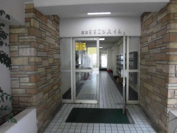 西荻リリエンハイムエントランス１｜エントランスです。