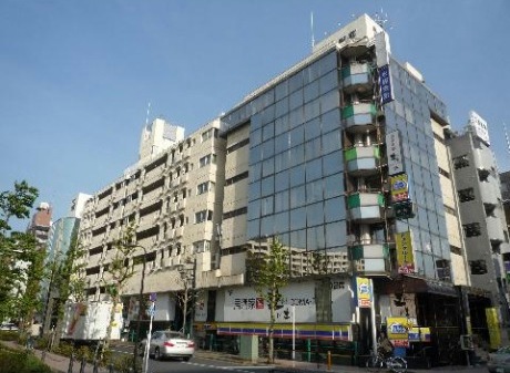 立川金町マンション｜立川金町マンションは昭和５２年築、７階建てのマンションです。金町駅から近く、周辺はスーパーや飲食店があり便利です。