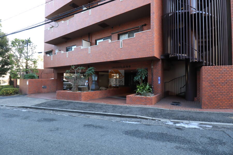 ゾンネンハイム元麻布エントランス1｜エントランスです。