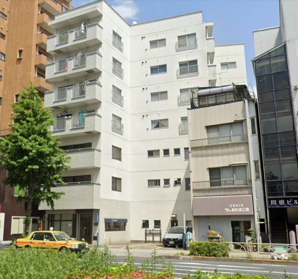 ダイアパレス千寿外観１｜国道4号（日光街道）沿いに立地します。