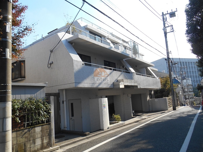 白山ヒルズ1｜白山ヒルズは、1985年（昭和60年）に建てられた5階建てのマンションです。