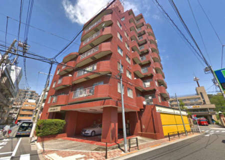 タイガー小石川ハイツ外観６｜タイガー小石川ハイツは９階建てのマンションです。１階にスーパーが入っています。茗荷谷駅が徒歩圏内です。