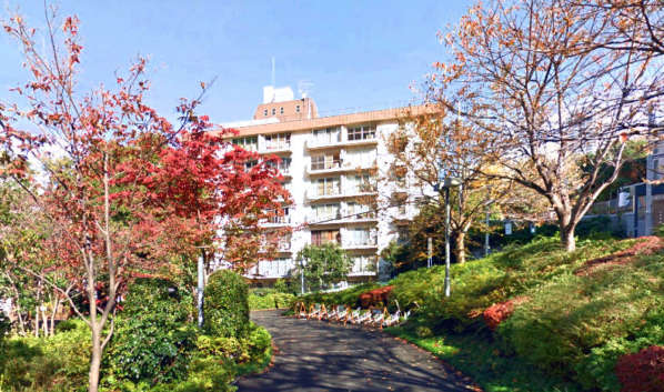 秀和赤坂レジデンス外観２｜檜町公園を見渡すことができます。