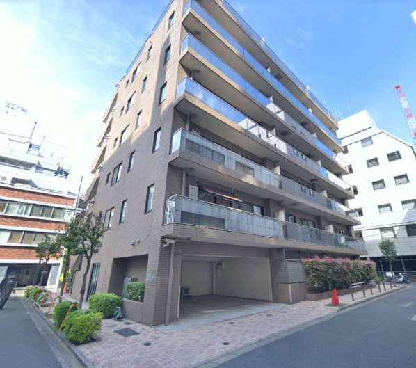 ランドステージお茶の水外観１｜ランドステージお茶の水は平成１４年築の９階建てマンションです。神保町、小川町、淡路町、お茶の水、竹橋が利用範囲内です。