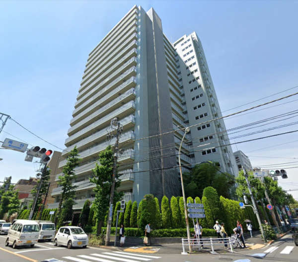 中野南台パークホームズ外観２｜中野南台パーク・ホームズは、平成１４年築、１８階建てのマンションです。総戸数１２５戸のビッグコミュニティです。