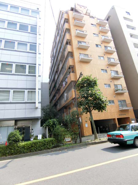 ライオンズプラザ亀戸外観共用部1｜ライオンズプラザ亀戸は昭和57年築、13階建てのマンションです。