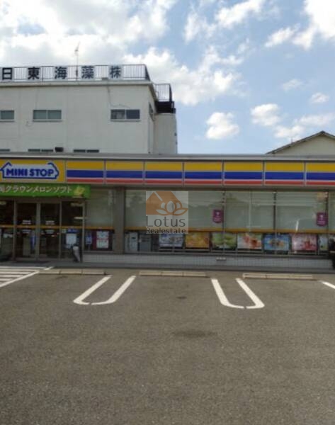 ミニストップ 鹿浜４丁目店｜徒歩1分に「ミニストップ 鹿浜４丁目店」があります。