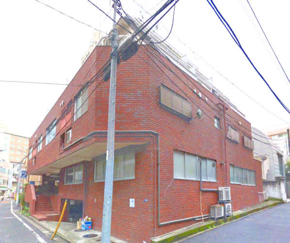 メゾン目白　外観｜メゾン目白は５階建てのマンションです。目白駅に近く便利な立地です。