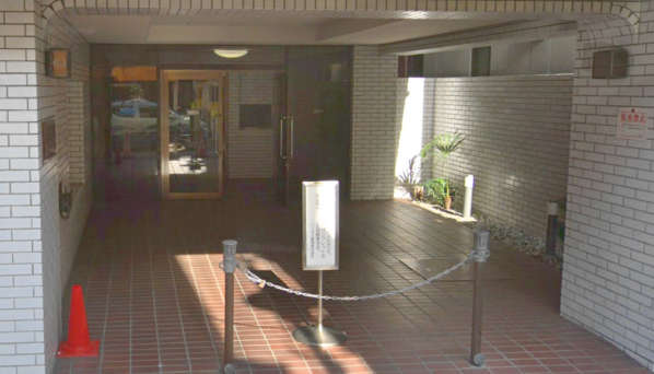 ハイネス新小岩外観２｜みのり商店会通りに面しています。
