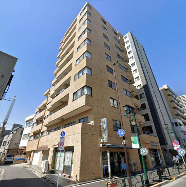 ライオンズマンション日暮里外観３｜ライオンズマンション日暮里は昭和５８年築の１０階建てです。尾竹橋通りに立地します。日暮里駅、鶯谷駅、三河島駅が徒歩圏内です。