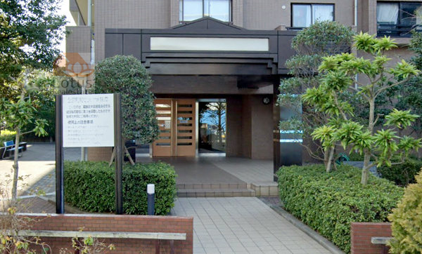 バームステージ綾瀬壱番館外観３｜エントランスはオートロック完備で安心です。
