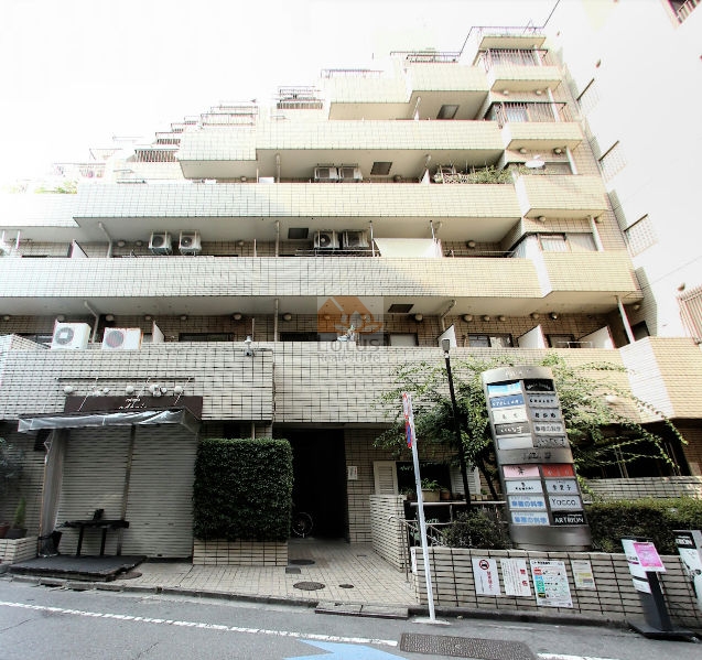 日伸西荻プラザ外観３｜日伸西荻プラザは昭和62年築、8階建てのマンションです。