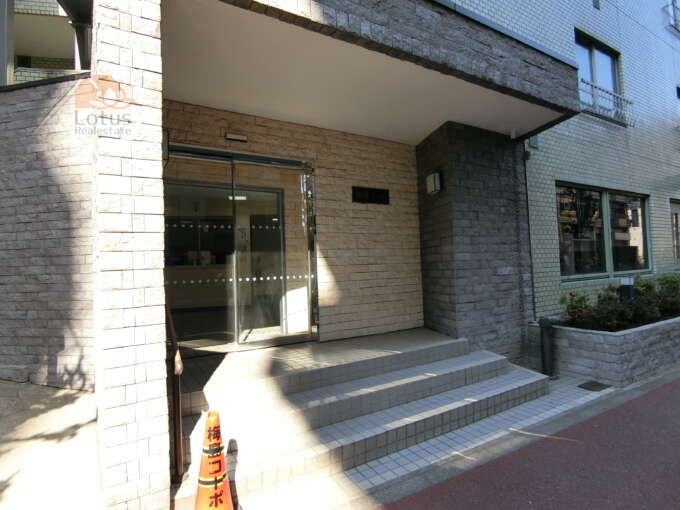 梅島コーポ外観共用部4｜エントランスです。