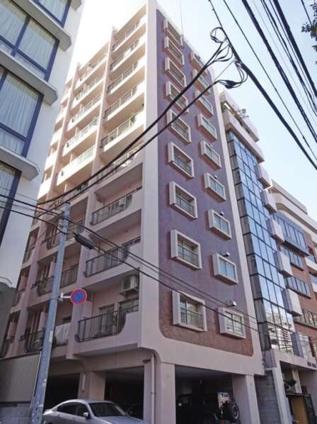 メゾン・ド・エビス1｜外観です。恵比寿から駅徒歩４分のにぎやかな一角にあります。