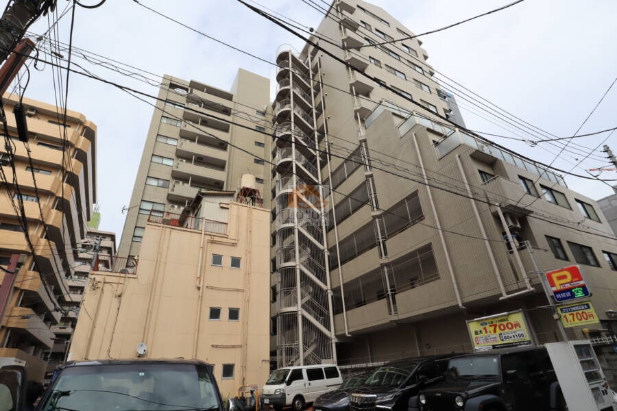 クレッセンコート浅草外観2｜言問い通り沿いに立地します。浅草寺や花やしきが近くにあります。