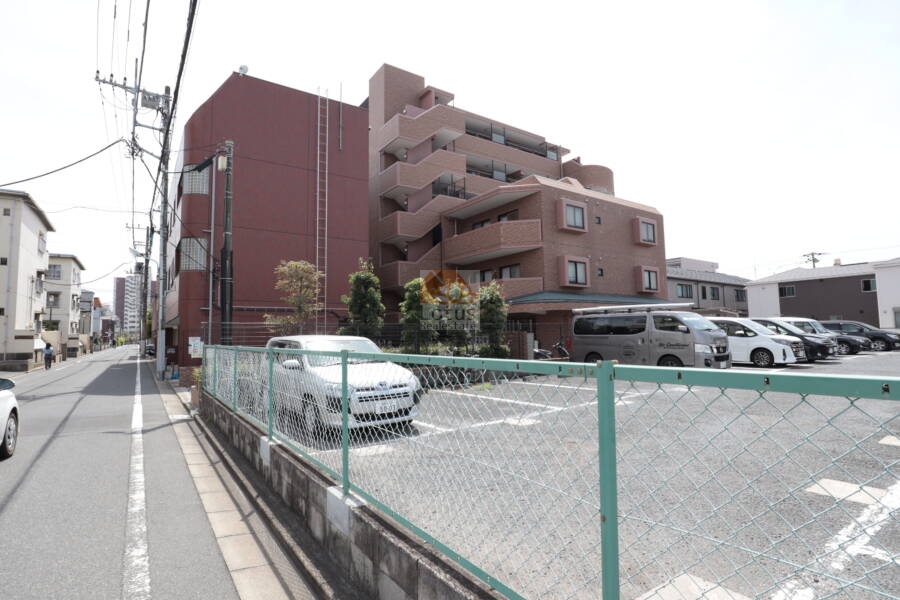コスモ新小岩クレスト外観1｜コスモ新小岩クレストは平成9年完成の6階建てマンションです。