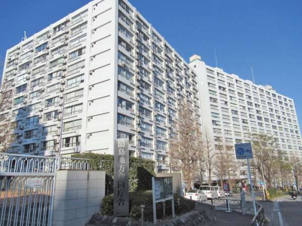 湯島ハイタウンＢ棟外観２｜御徒町駅から春日通に出て、湯島方面へ進むとすぐ見えてきます。